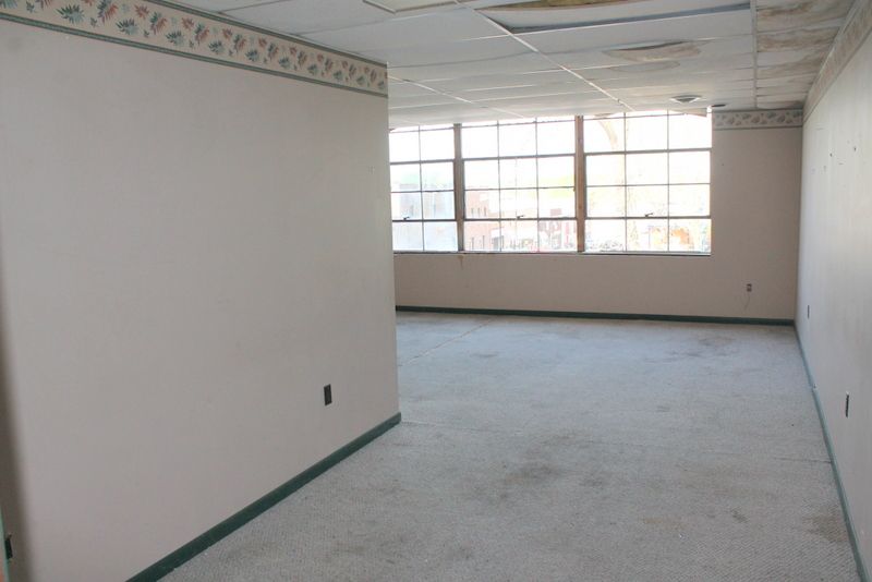 Union Building: 102 N Union St, Mountain Grove, MO 65711